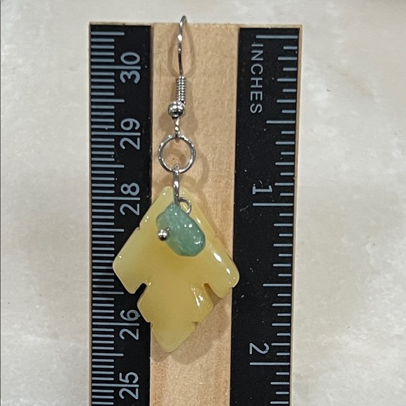 Artisan Yellow and Green Aventurine Leaf Earrings - Picture 3 of 4